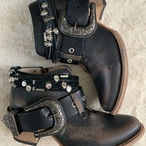 Freebird by Steven Saloon Black Bootie size 8